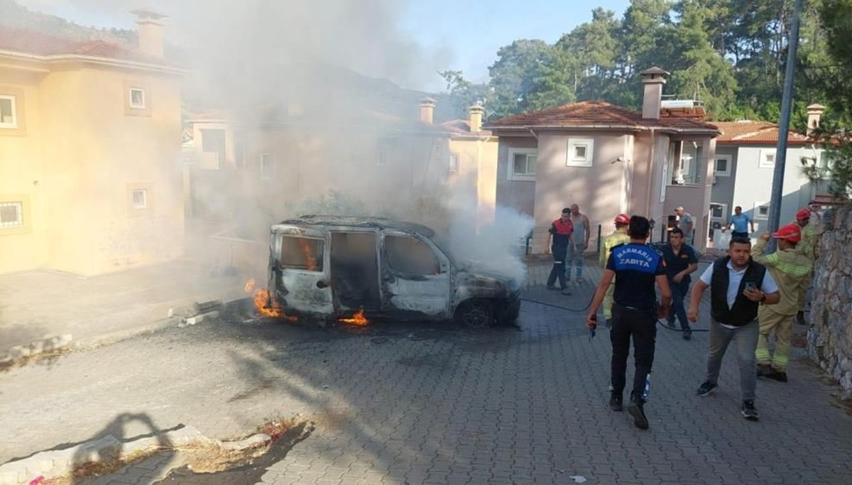 Sinirlenince gözü döndü: Araçlarını ve evini ateşe verdi Sinirlenince gözü döndü: Araçlarını ve evini ateşe verdi
