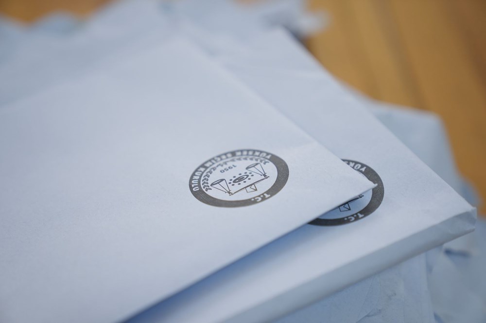 تركيا اليوم من فاز في المدن الكبرى؟ فاز حزب الشعب الجمهوري بـ 14 مقعدًا، بينما فاز حزب العدالة والتنمية بـ 12 من فاز في المدن الكبرى؟ فاز حزب الشعب الجمهوري بـ14 مقعدًا، وفاز حزب العدالة والتنمية بـ12 مدينة حضرية - 14