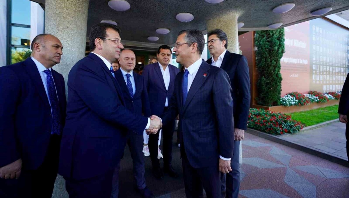 Özgür Özel'den Özgür Özel'den