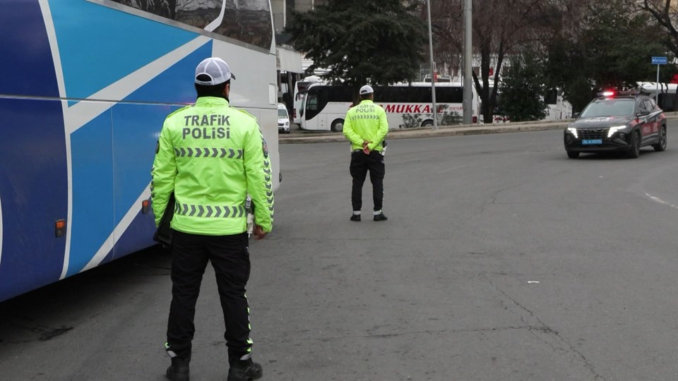 İstanbul’da yolcu otobüslerinde emniyet kemeri denetimi - 1