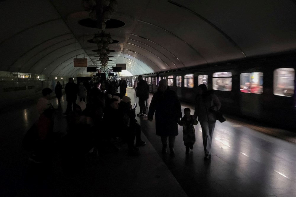 Ukrayna'da son durum: Altyapı tesisleri hedef alındı (Kiev'de elektrik yok) - 4