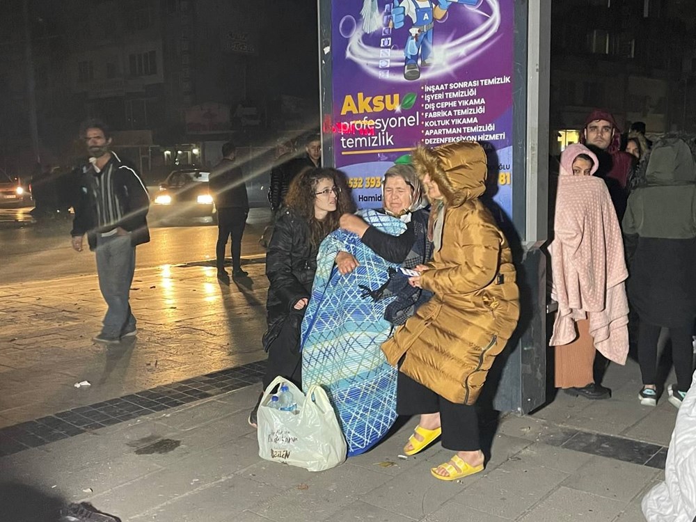 Düzce'de 5,9'luk deprem: Vatandaşlar sokakta - 41