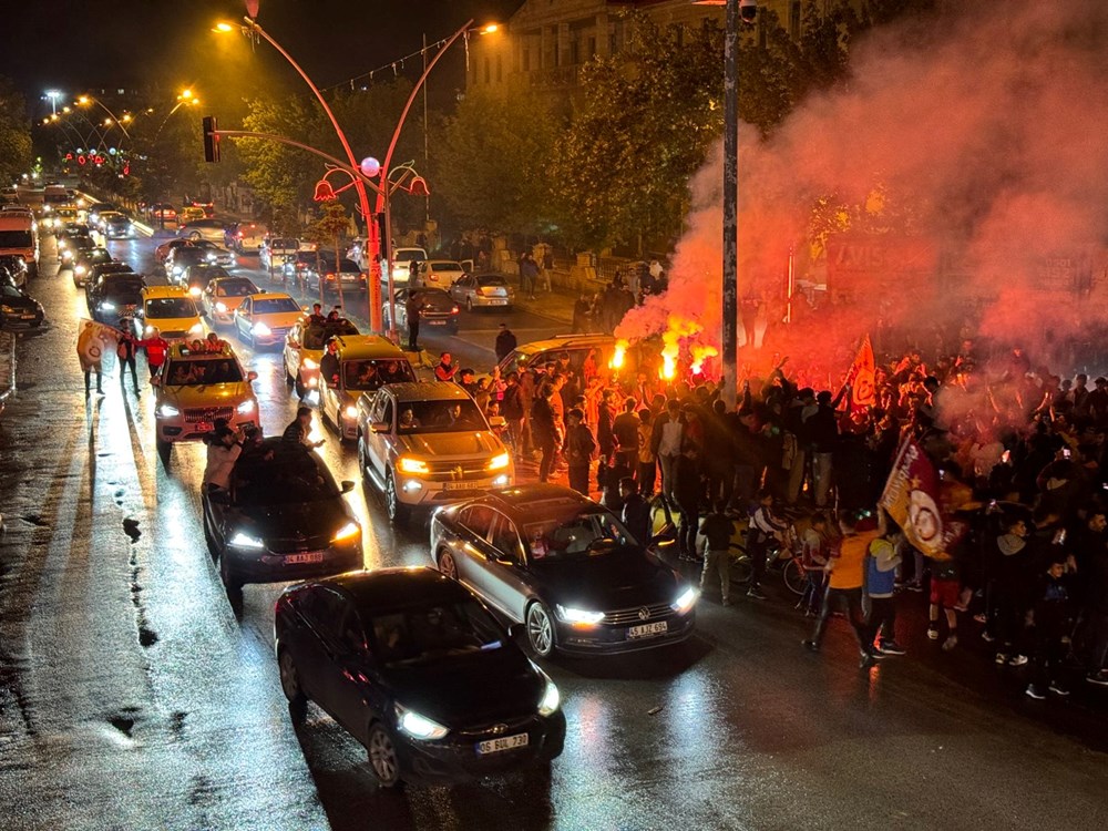 Galatasaray şampiyon oldu taraftar sokağa döküldü - 30