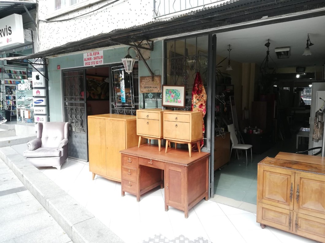 Ogrenciler Gelmedi Ikinci El Esya Dukkanlarinda Depolar Dolup Tasti Ntv