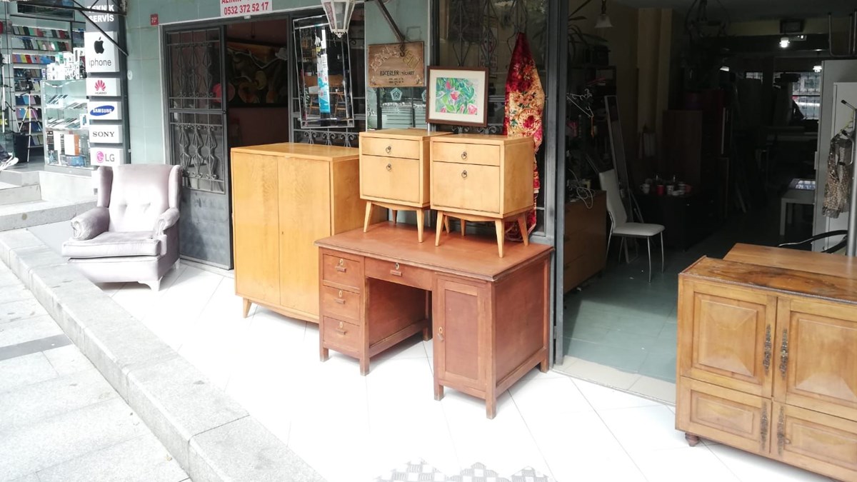 Ogrenciler Gelmedi Ikinci El Esya Dukkanlarinda Depolar Dolup Tasti Ntv