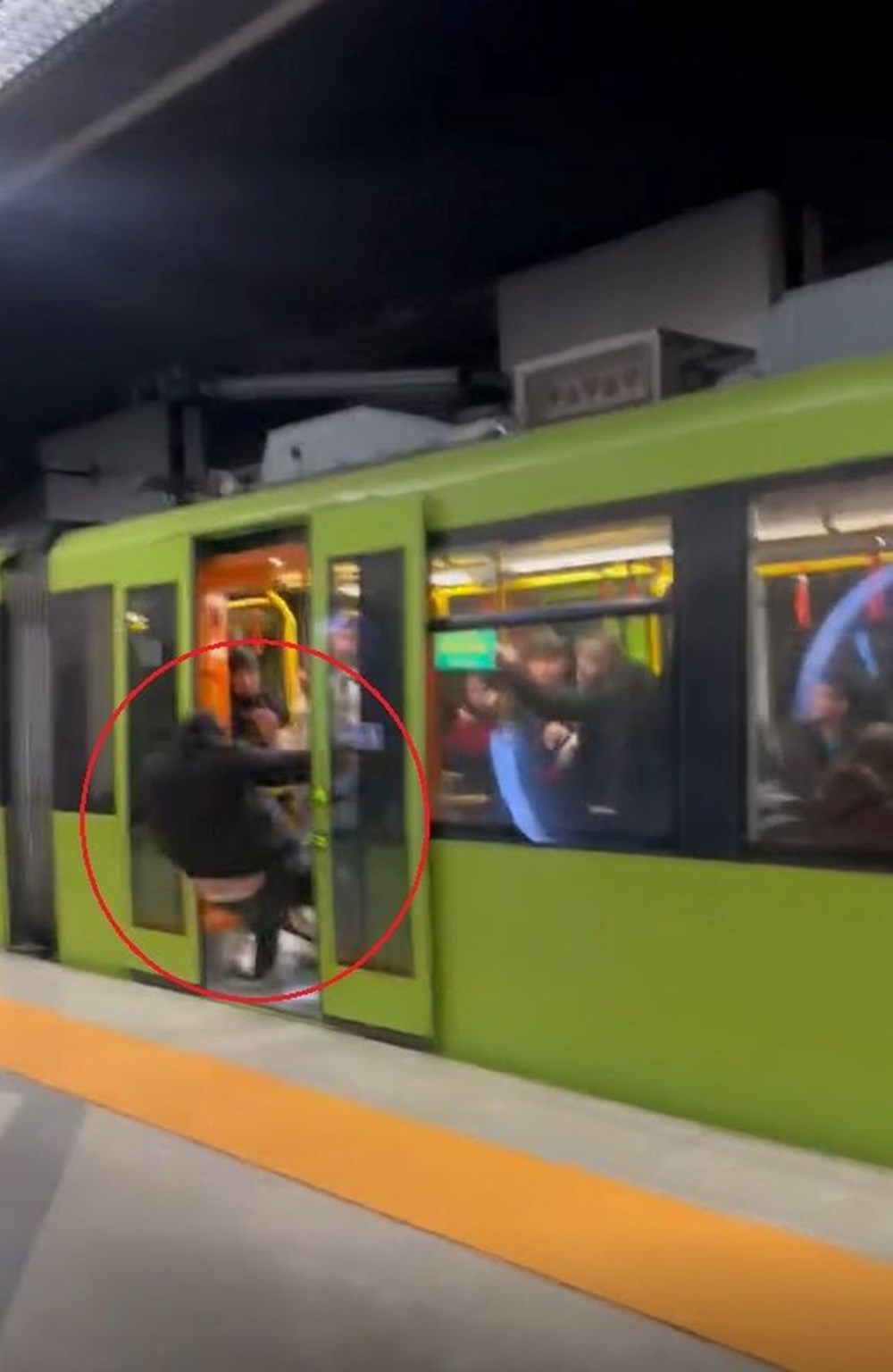 Metro Arbedesi: Olaylı Tahliye 72 2G2SpGUePkWHhJHjXCRZlg