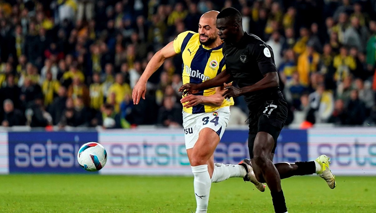 Fenerbahçe'ye Amrabat şoku: Cezalı duruma düştü