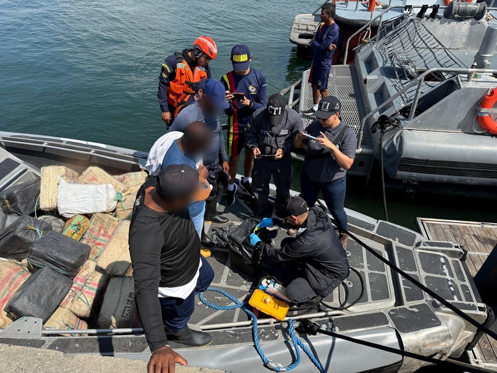 1,5 ton kokain taşıyabiliyor: Starlink antenli “narko denizaltı” yakalandı - 5