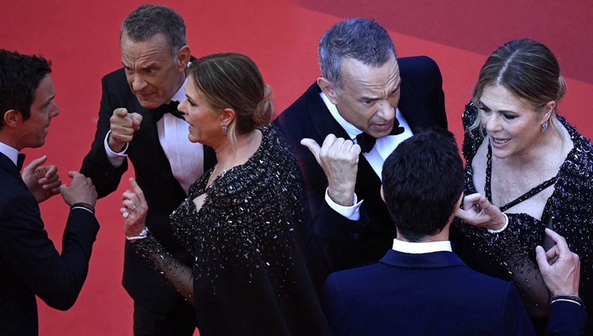 Fotoğraflar gerçekte neyi anlatıyor: Tom Hanks kırmızı halıda kavga mı etti?