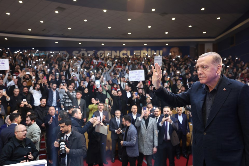 Aydın'da gençlerle buluşma | Cumhurbaşkanı Erdoğan: Şahsım aleyhine kampanya var - 1