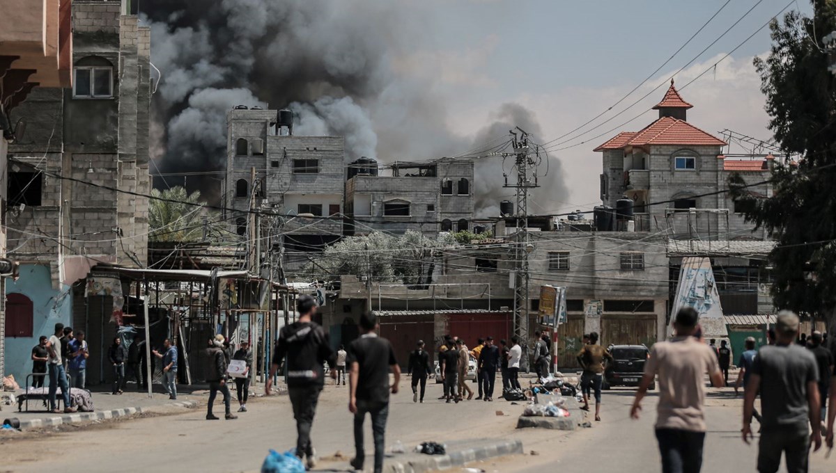 İsrail ordusu: Refah bölgesinde Kerem Ebu Salim ve Raim'e 18 roket atıldı