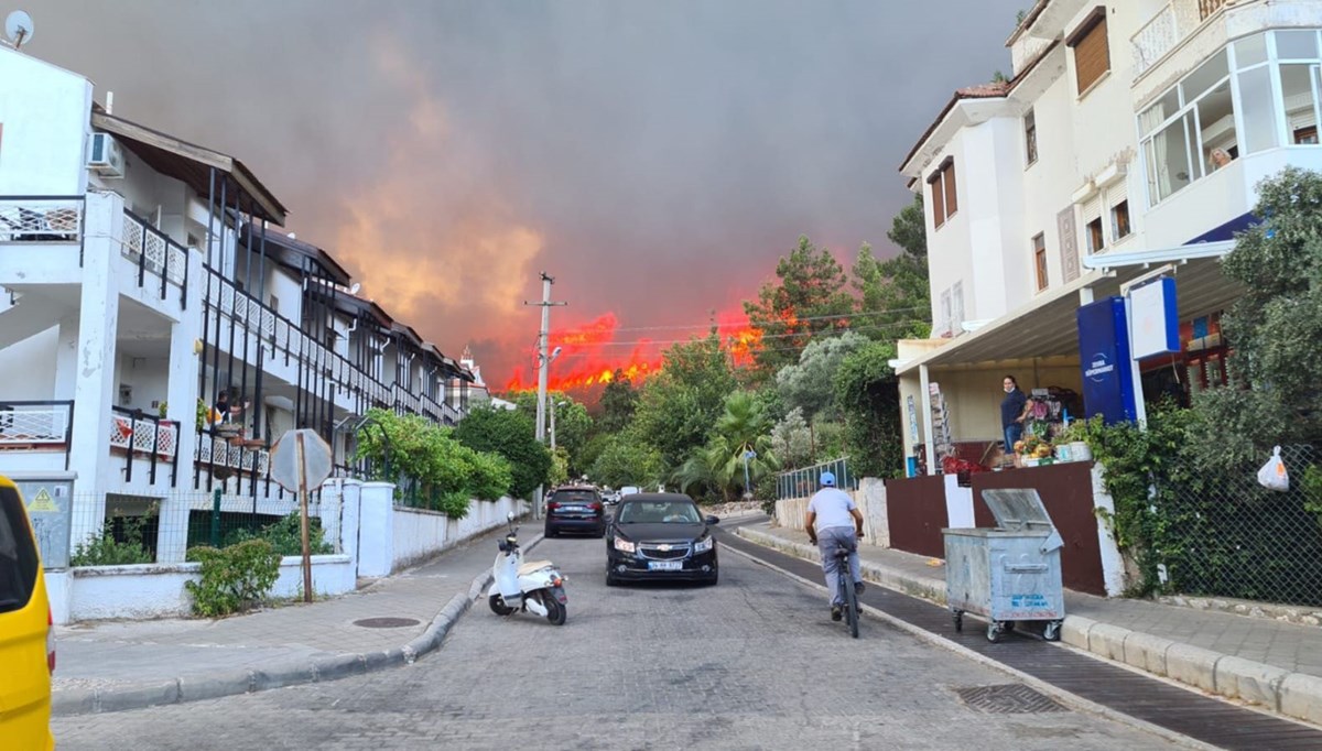 Bir yangın da Marmaris'te: Müdahale sürüyor