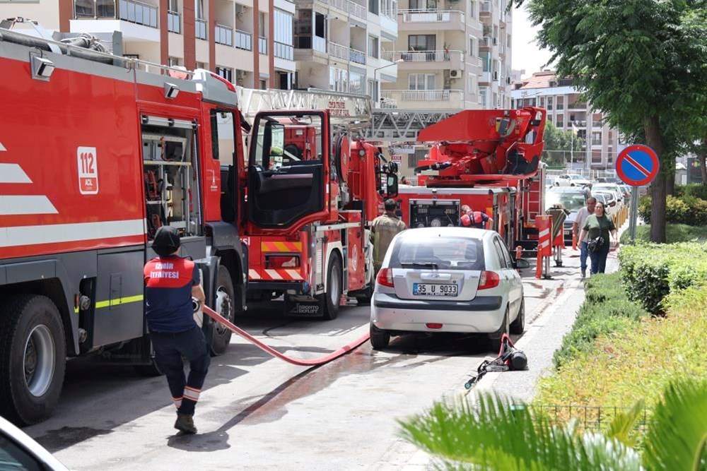 İzmir’deki AVM’de yangın paniği - 3