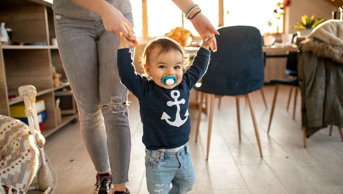 Bebeği döven bakıcıya 2 yıl hapis cezası