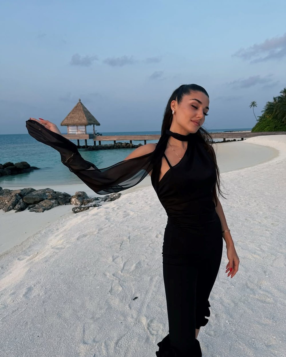 Hande Erçel paylaştı: Sevgilisi Hakan Sabancı ile yeni kare - 3