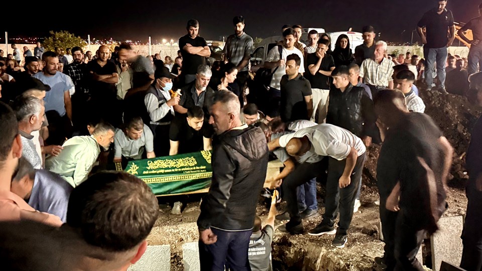 Diyarbakır'da 13 katlı binada yangın: Anne ve 3 çocuğu hayatını kaybetti - 2