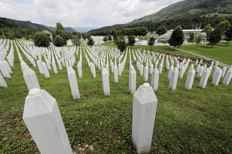 Srebrenitsa soykırımının 35 kurbanı daha defnedilecek - 1