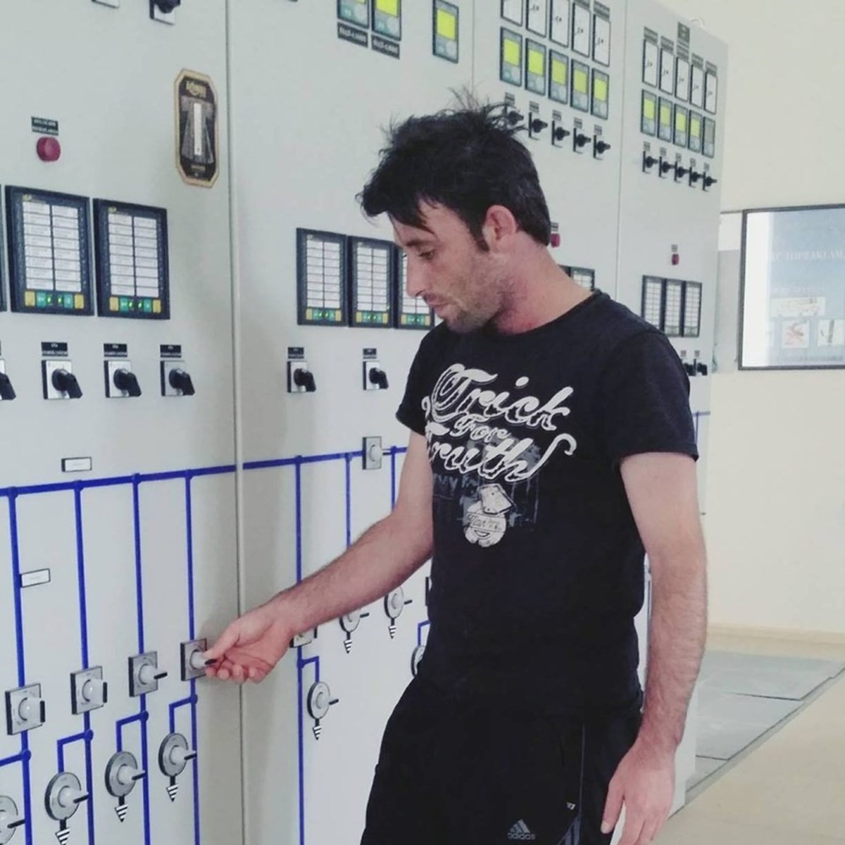 Kendisini MİT görevlisi olarak tanıtan Ahmet Mandal Kendisini MİT görevlisi olarak tanıtan Ahmet Mandal