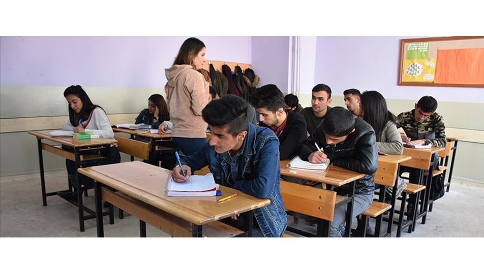 Öğrencilerin hayali 'zorunlu ders saatlerinin azaltılması