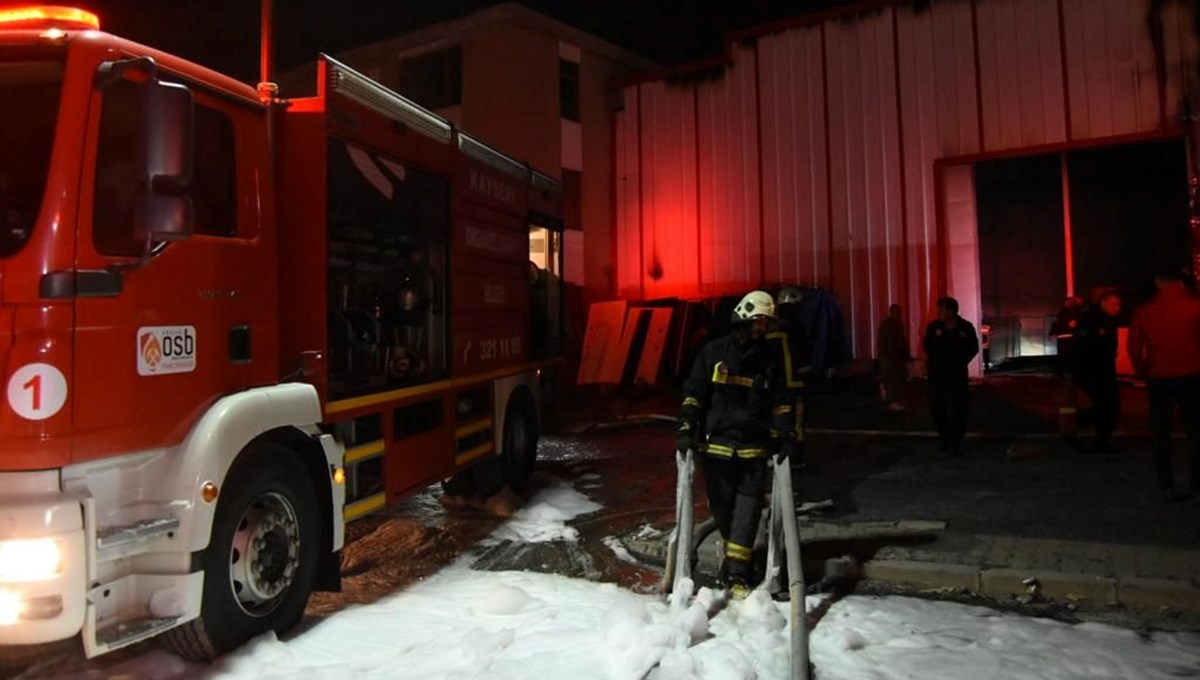 Kayseri'de fabrika yangını Kayseri'de fabrika yangını