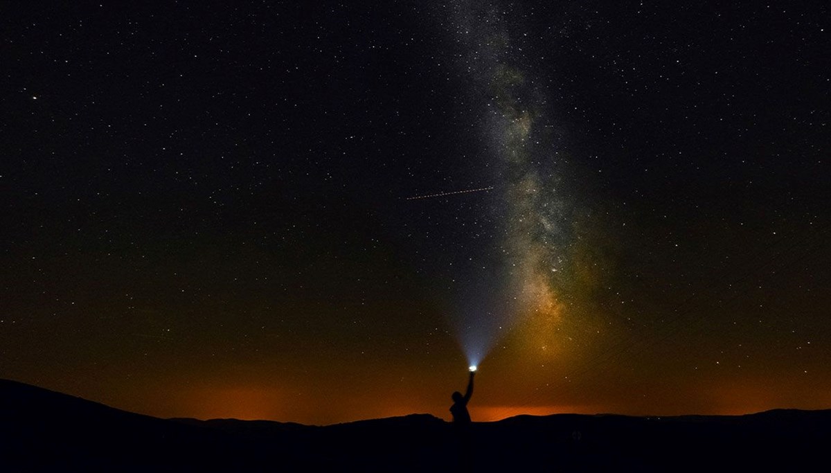 Perseid meteor yağmuru ne zaman, Türkiye'den nasıl izlenir? 2025 Meteor yağmuru saat kaçta görülür?
