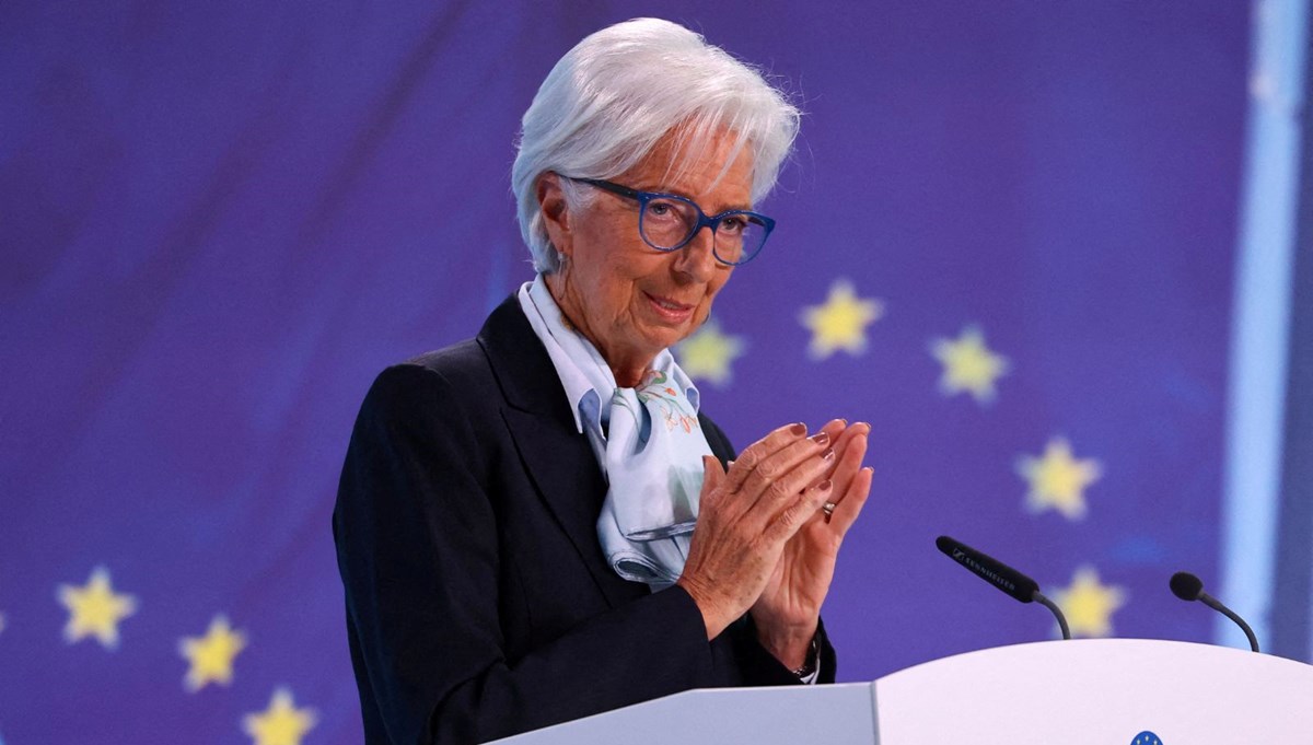 ECB Başkanı Lagarde: "Dezenflasyon sürecinin devam etmesi bekleniyor"