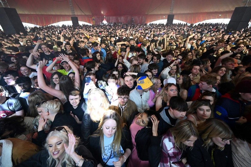 İngiltere'de aylar sonra ilk müzik festivali - 14