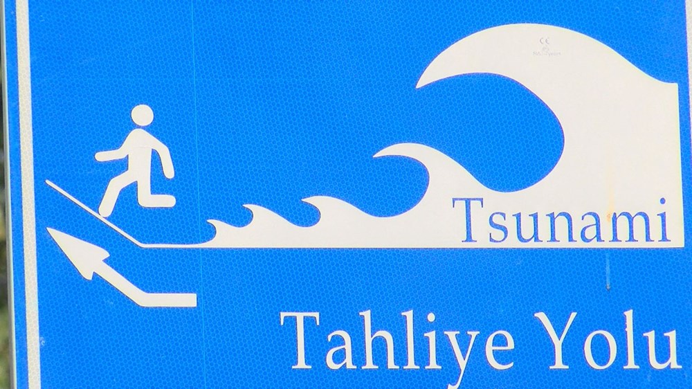 İstanbul'da 'tsunamiden kaçış' tabelaları - 5