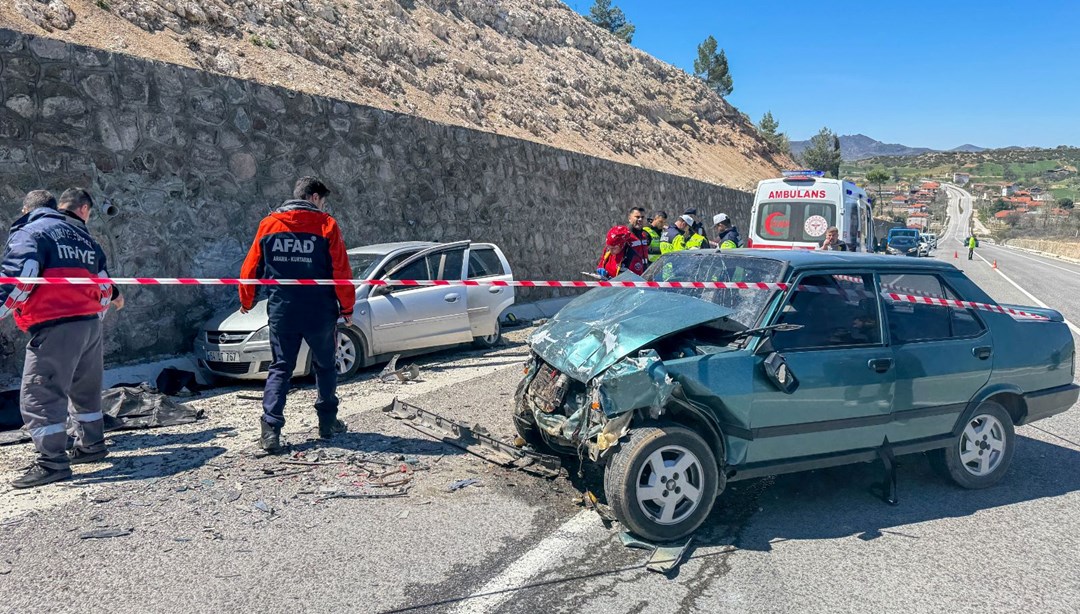 Uşak'ta feci kaza: İki ölü, üç yaralı