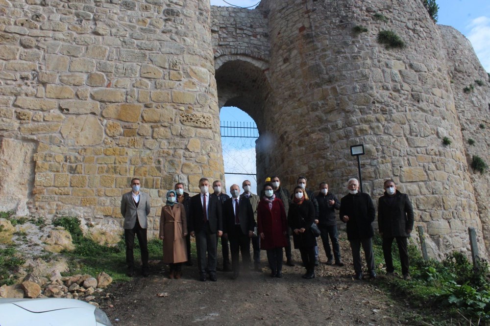 Ünye Kalesi’nin dehlizlerinde sikke, çömlek ve gülleler bulundu - 10