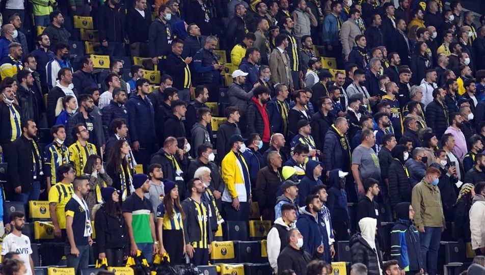 Kadıköy'de "yönetim istifa" tezahüratları