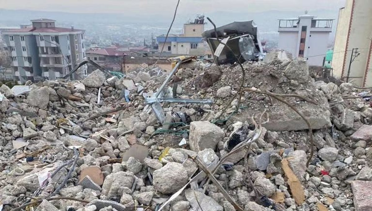 Kahramanmaraş’taki deprem soruşturmalarında bir ilk: 3 kamu görevlisine soruşturma izni verildi Kahramanmaraş’taki deprem soruşturmalarında bir ilk: 3 kamu görevlisine soruşturma izni verildi