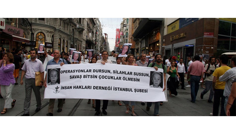 351 çocuk için yürüdüler