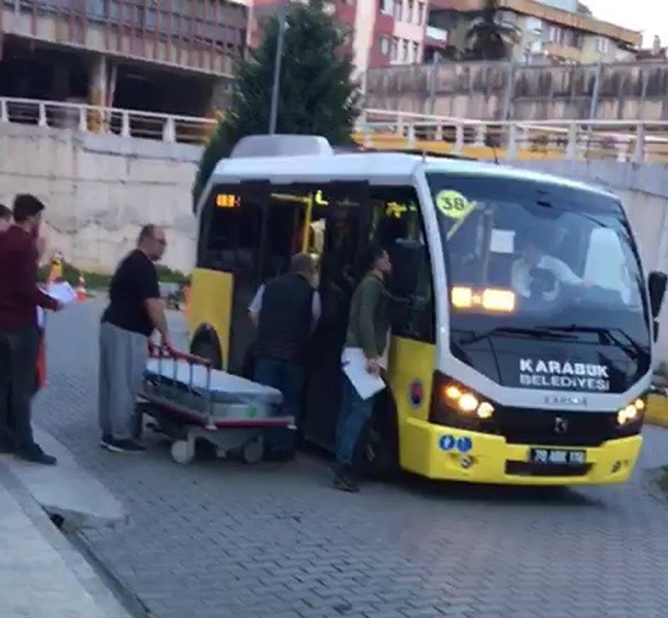 Minibüs şoförü rahatsızlanan yolcuyu hastaneye yetiştirdi - 1