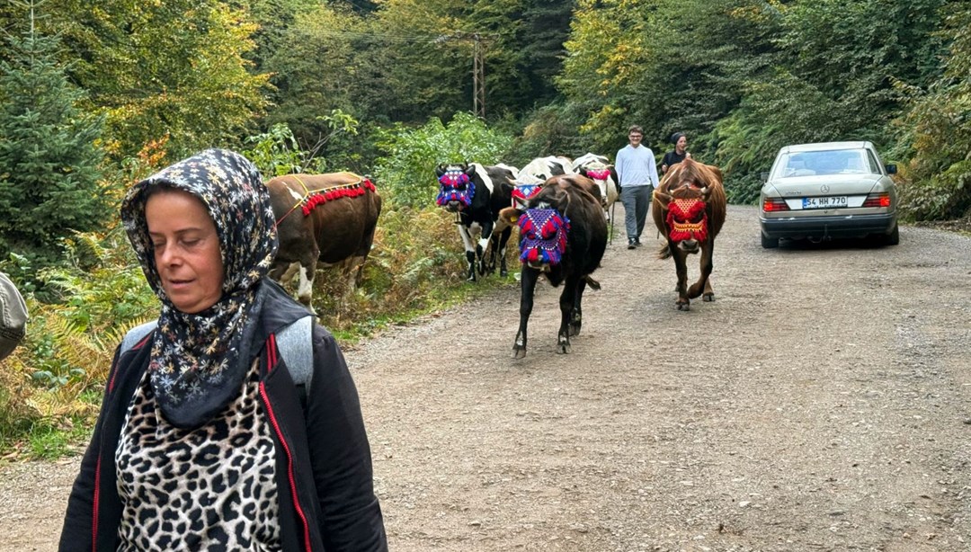 Asırlık gelenek sürdürülüyor: Renkli dönüş şöleni