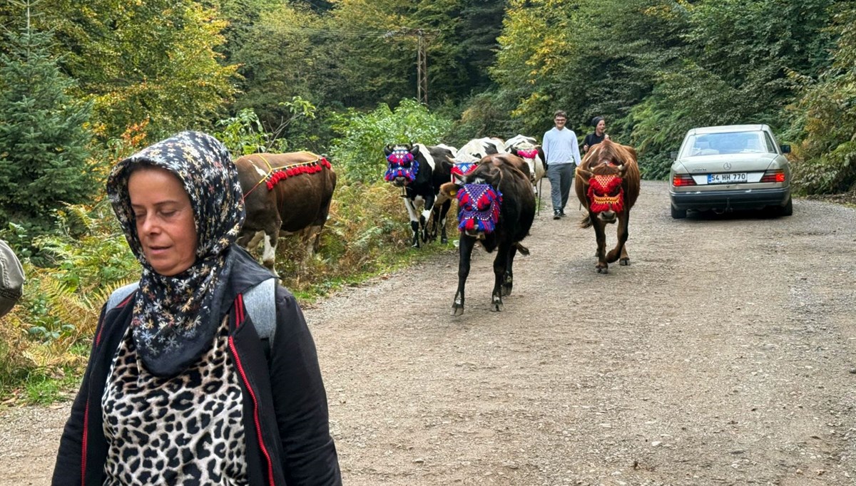 Asırlık gelenek sürdürülüyor: Renkli dönüş şöleni