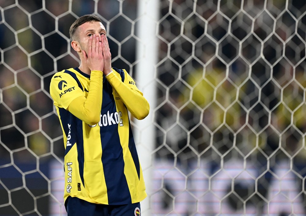 Süper Lig'de Şampiyonluk Düellosu Kızışıyor: Fenerbahçe'nin Puan Kaybı Galatasaray'a Avantaj Sağladı! 77 2W4XE2thGU2jp 3LFbGGSQ