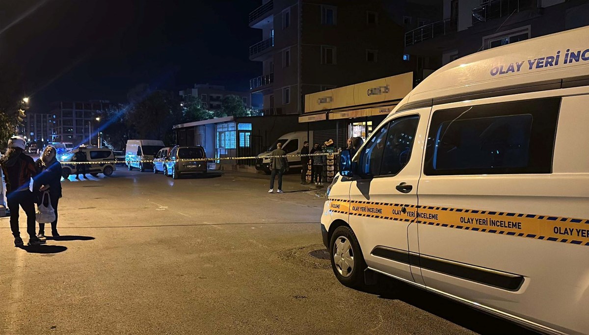 İzmir'de tekel bayisinde silahlı kavga: Bir polis memuru öldürüldü