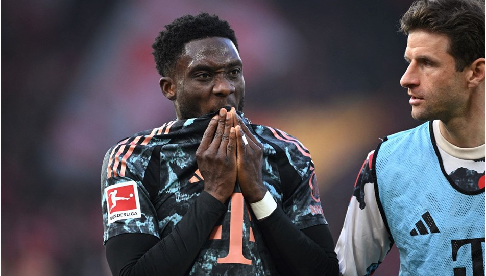 Bayern Münih'e iki şok birden: Davies'in çapraz bağı yırtıldı, Upamecano uzun süre yok
