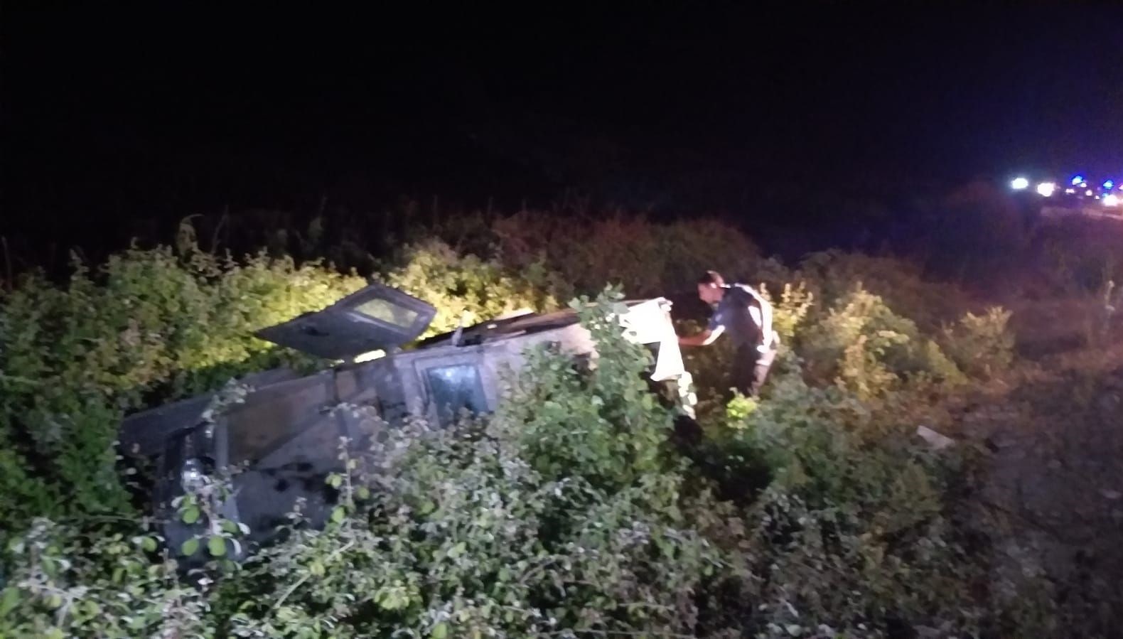 Sivas'ta askeri araç devrildi: 3 yaralı