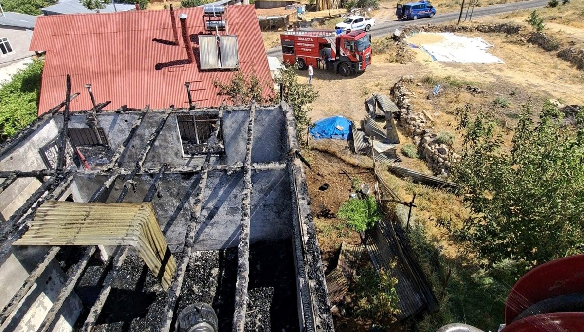 Malatya'da korkutan ev yangını