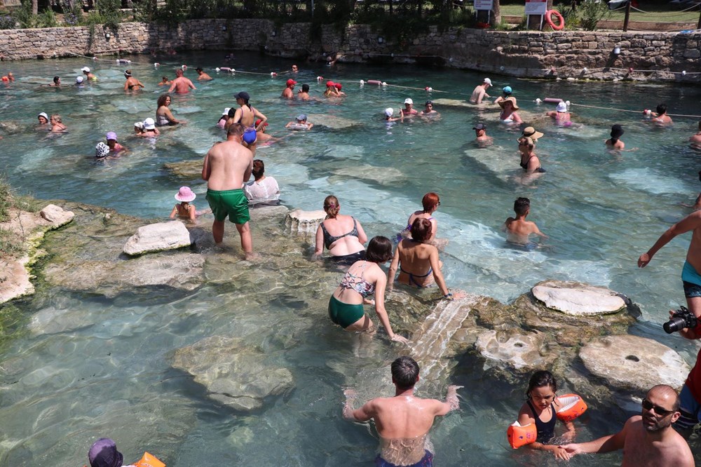 Kleopatra'nın da yüzdüğüne inanılan 2 bin 500 yıllık antik havuza yoğun ilgi - 12