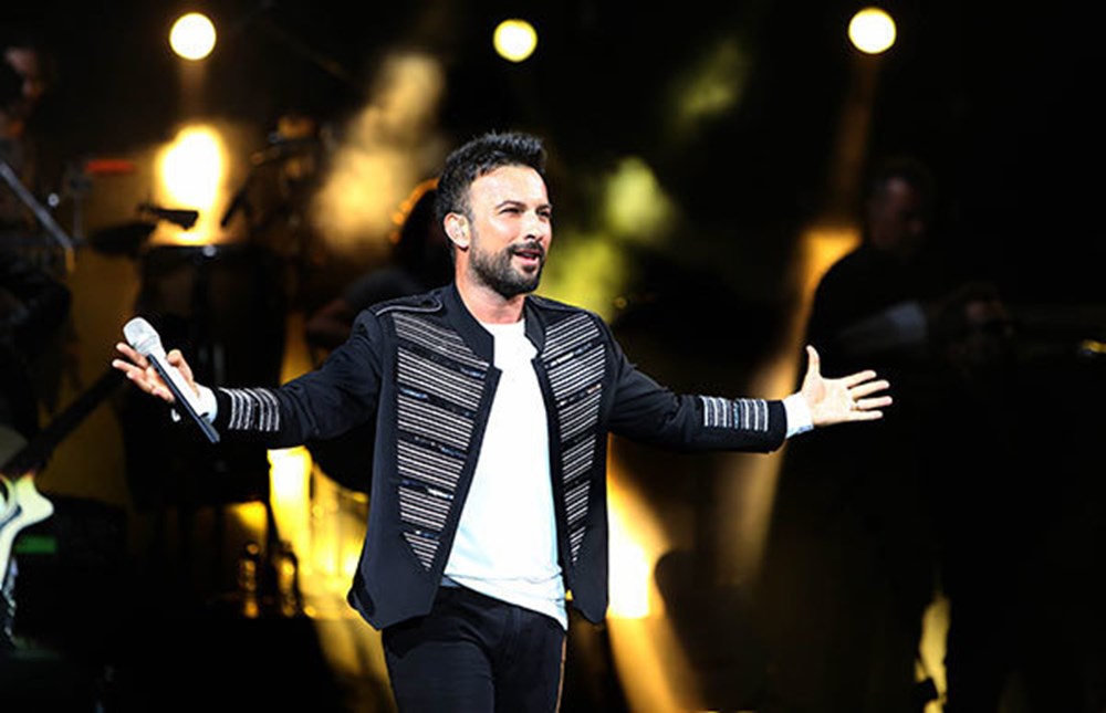 Певцы турции фото Tarkan'dan eşi Pınar Dilek'e 800 bin liralık Range Rover - Magazin Haberleri