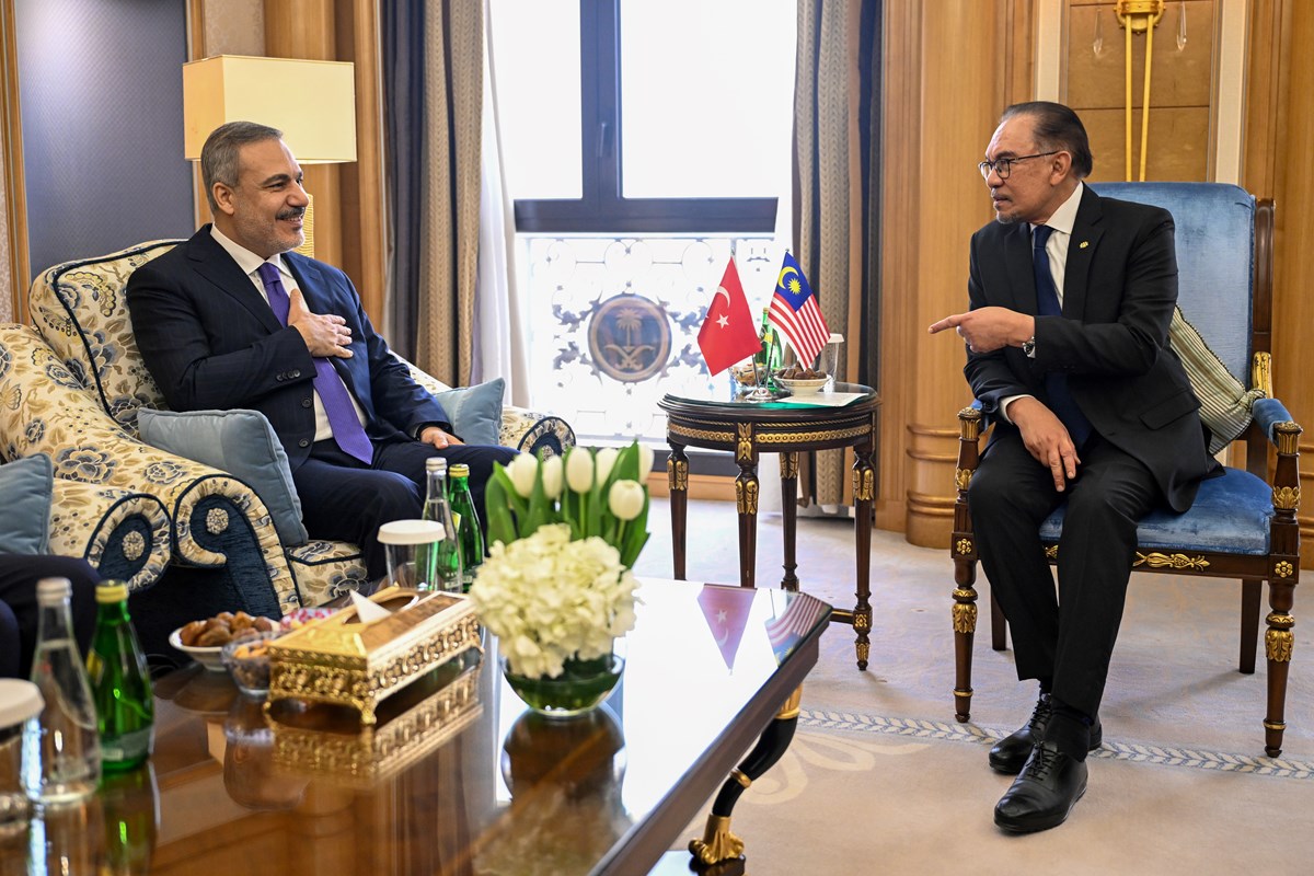 Dışişleri Bakanı Hakan Fidan ve Malezya Başbakanı Enver İbrahim Dışişleri Bakanı Hakan Fidan ve Malezya Başbakanı Enver İbrahim