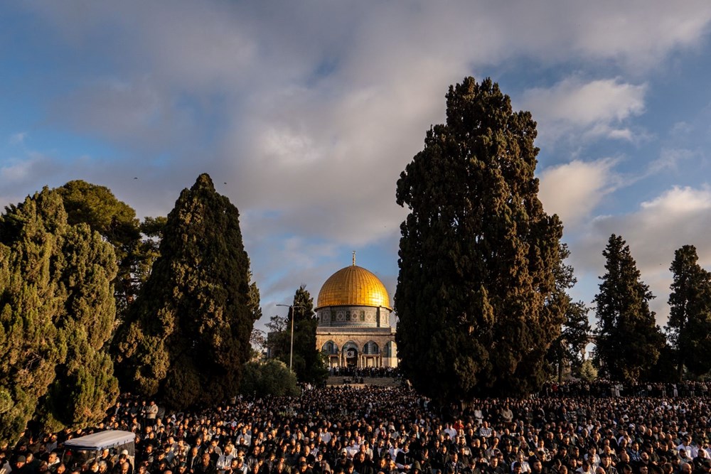 İşgal altında bayram: Mescid-i Aksa'daki namaza 120 bin Filistinli katıldı - 4