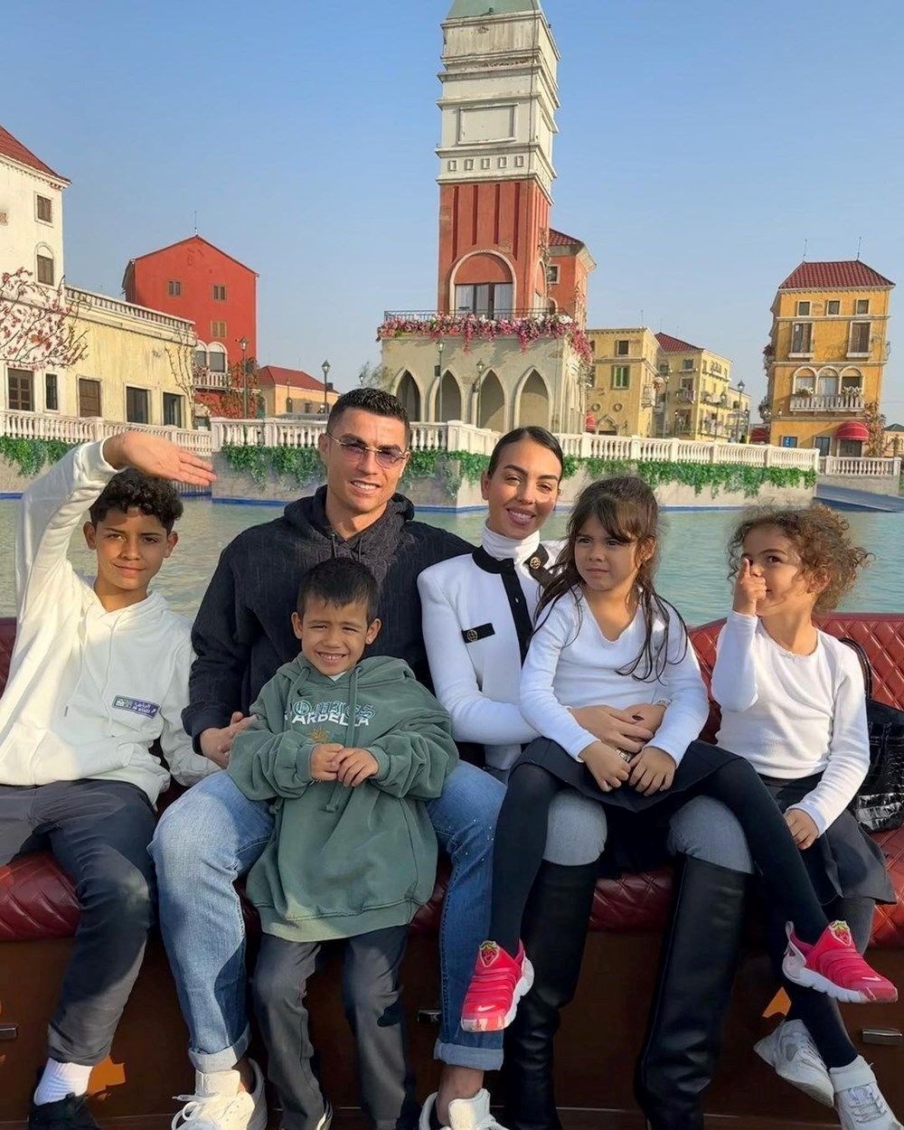Cristiano Ronaldo'nun kız arkadaşı Georgina Rodriguez bebeğinin ölümü hakkında konuştu - 6