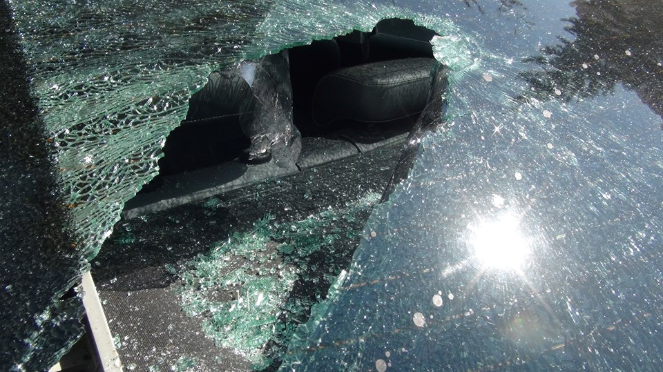 21 aracın camını kıran kadın gözaltına alındı - 1
