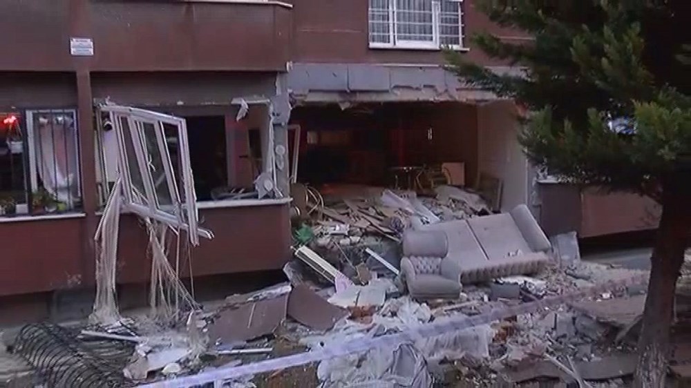 İstanbul'da 14 katlı binada patlama: 1 can kaybı, 3 yaralı - 4