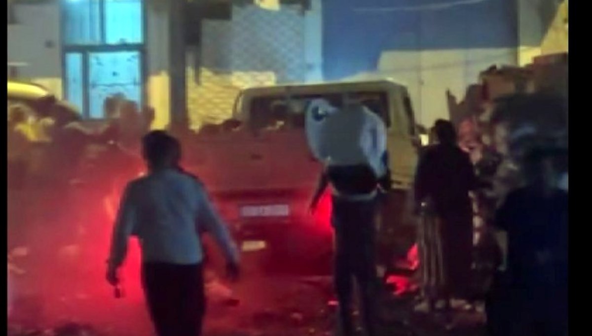 Kına gecesi kabusa dönüştü: Kamyoneti kalabalığın üzerine sürdü Kına gecesi kabusa dönüştü: Kamyoneti kalabalığın üzerine sürdü