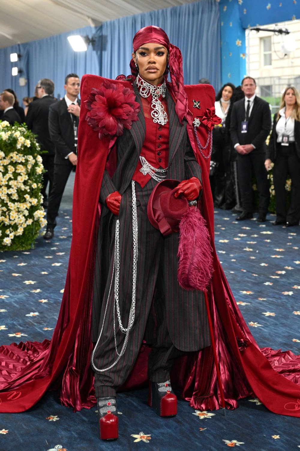 Met Gala kırmızı halısı | Yılın moda olayında Rihanna yine hamile! - 13